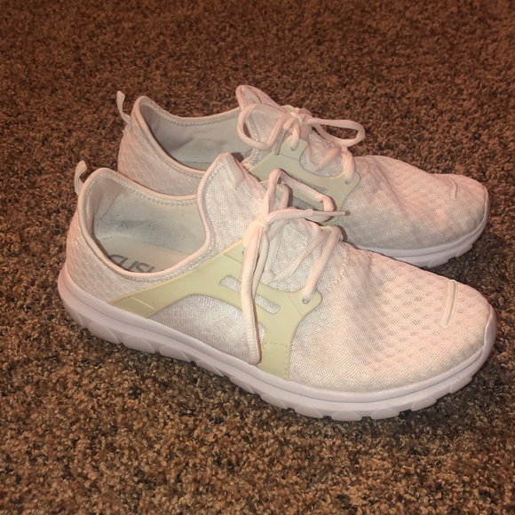 womens white workout sneakers